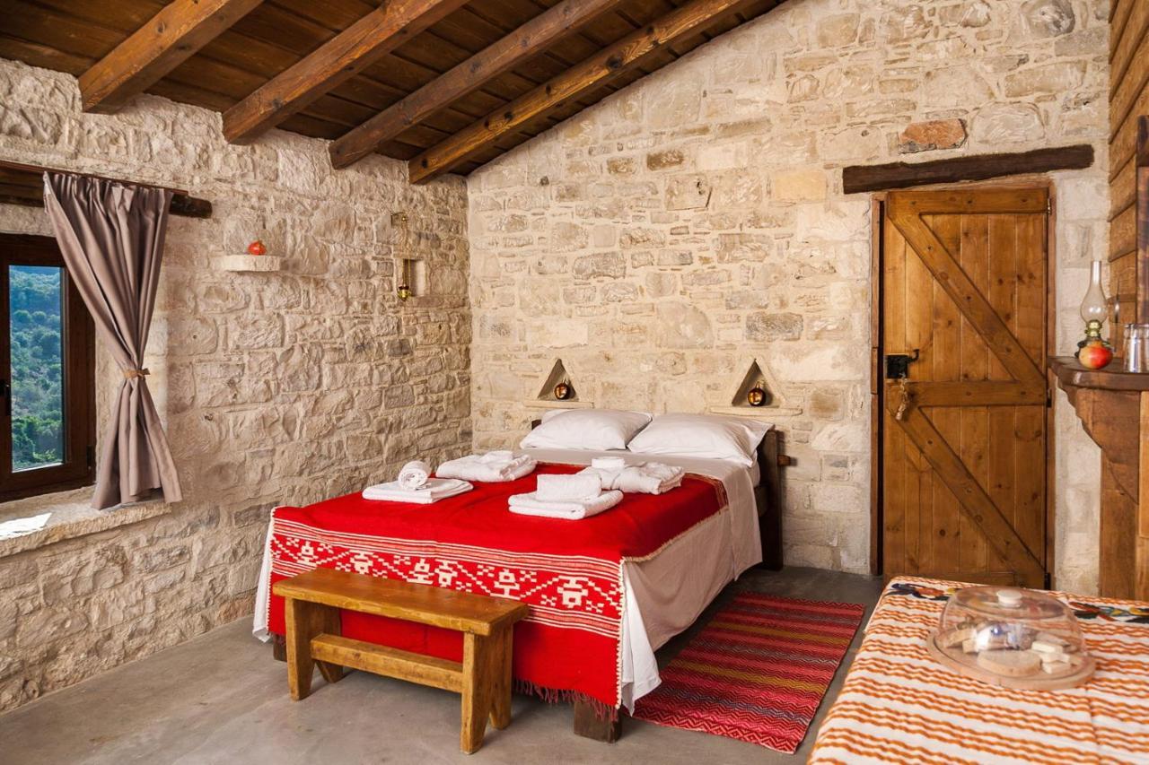 Kamihis Farm House Experience Zaros Exterior photo
