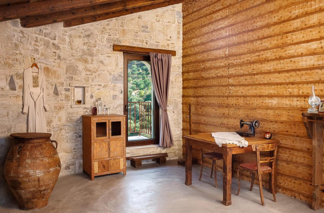 Kamihis Farm House Experience Zaros Exterior photo